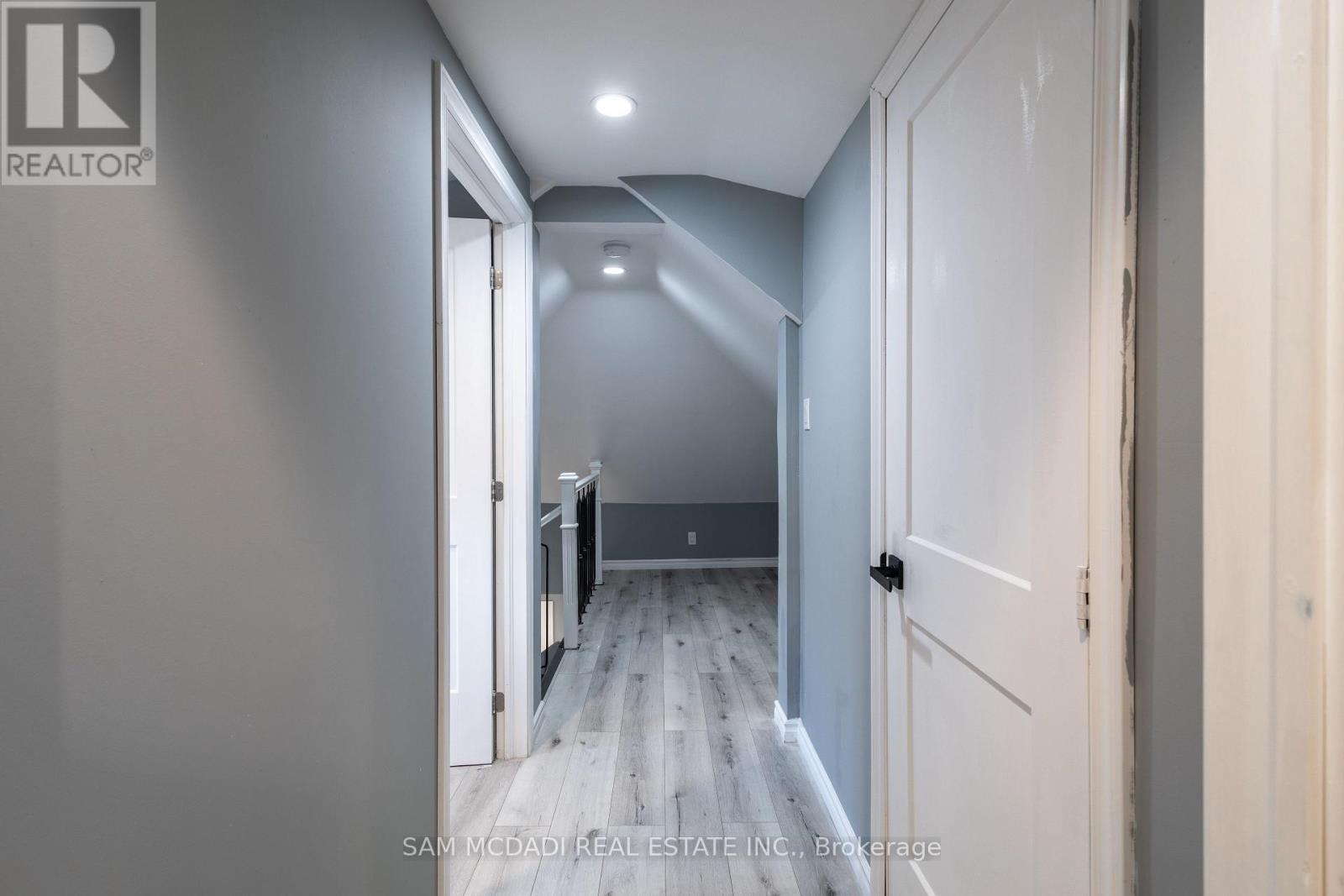 55 ALLAN AVENUE - 21