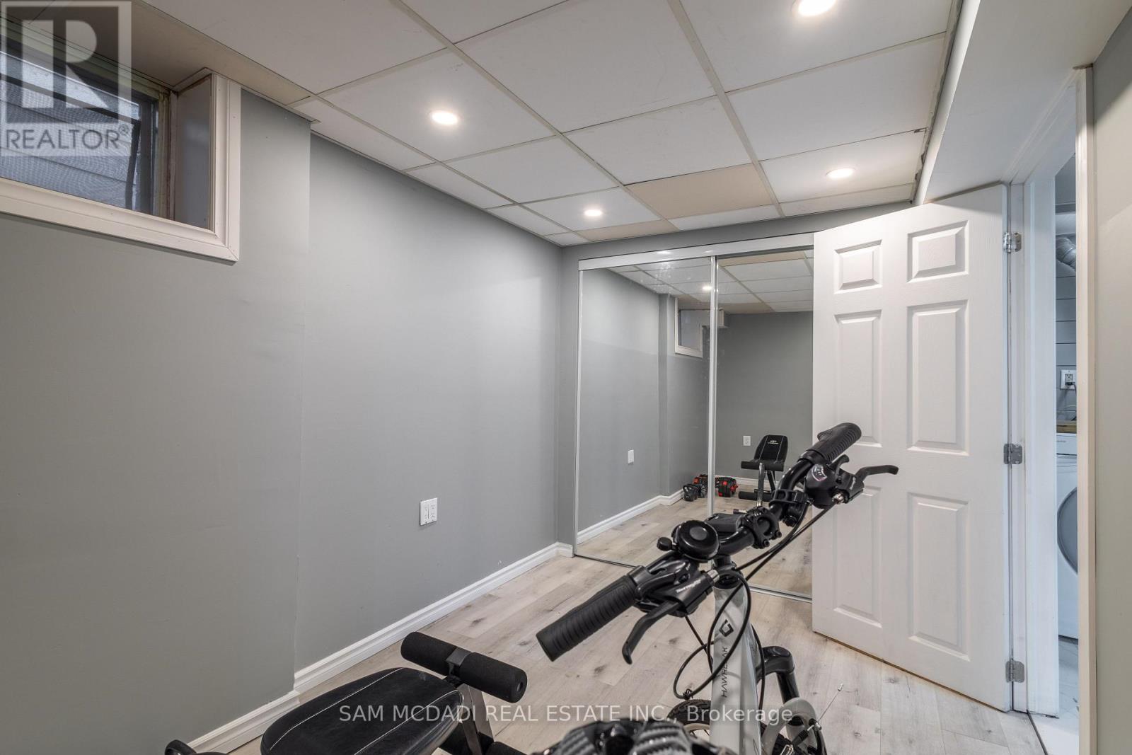 55 ALLAN AVENUE - 27