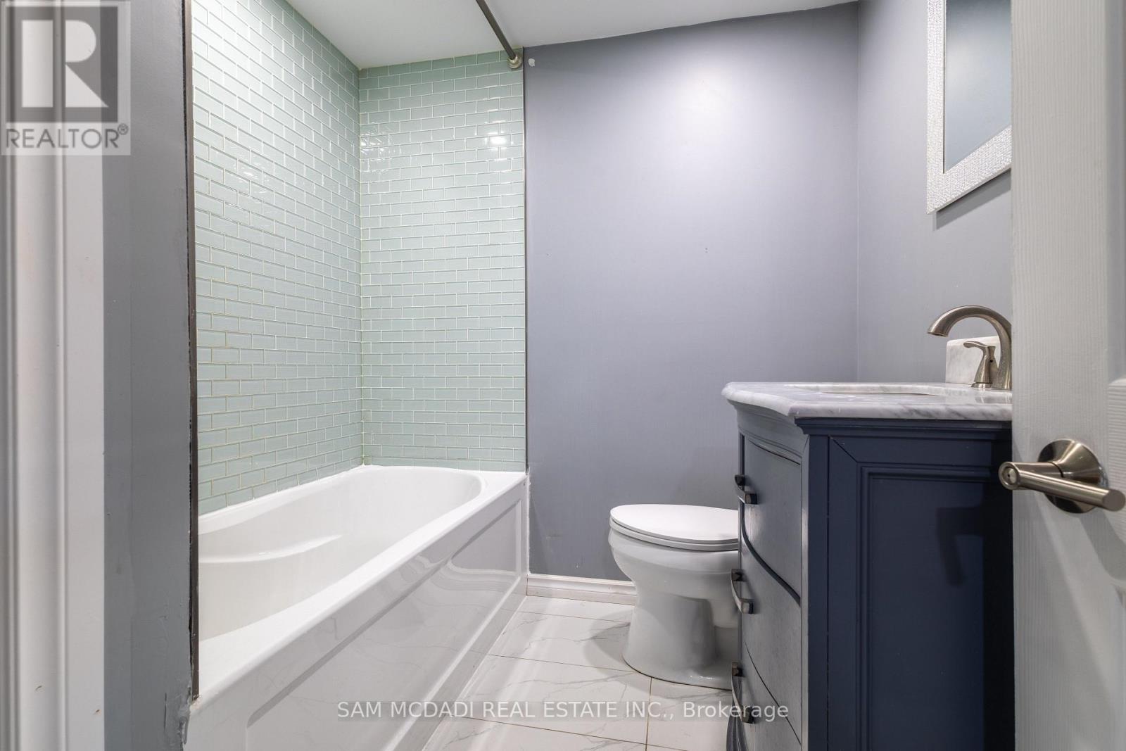 55 ALLAN AVENUE - 28