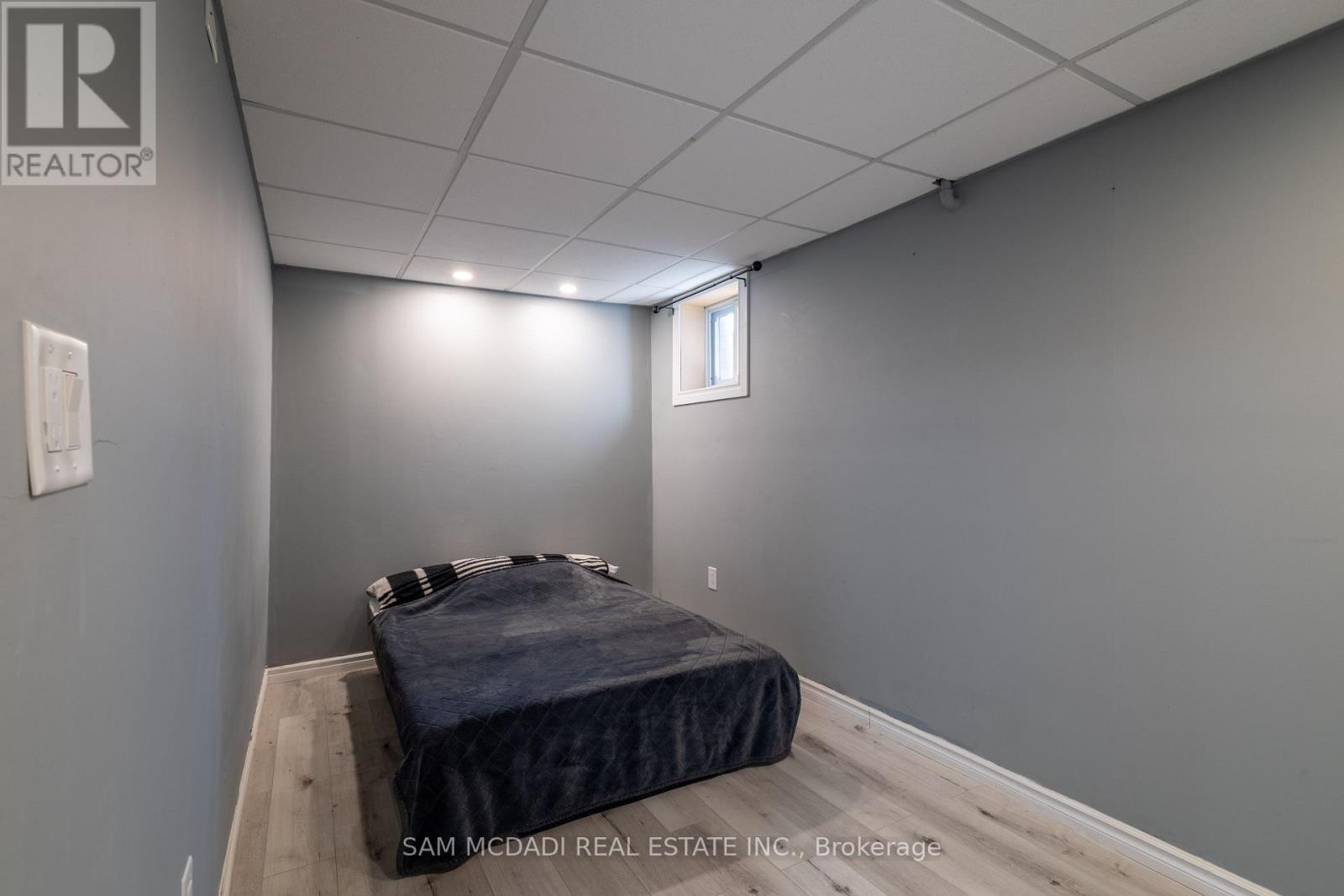 55 ALLAN AVENUE - 31