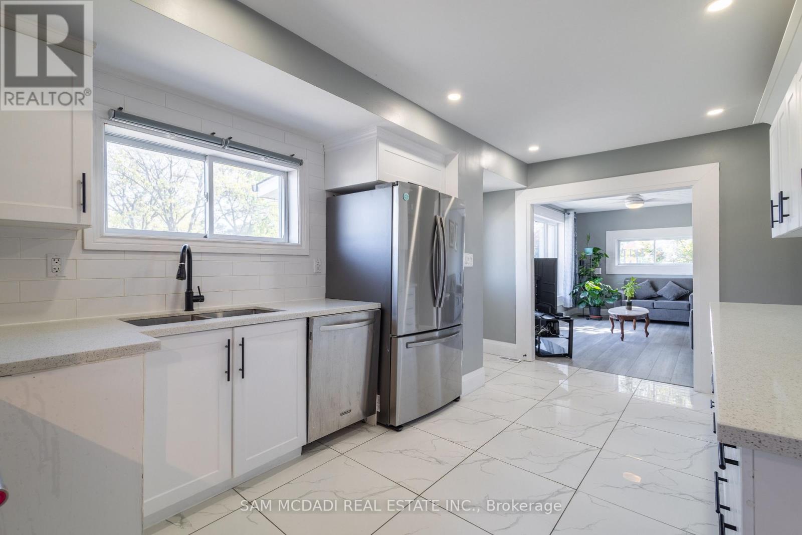 55 ALLAN AVENUE - 9