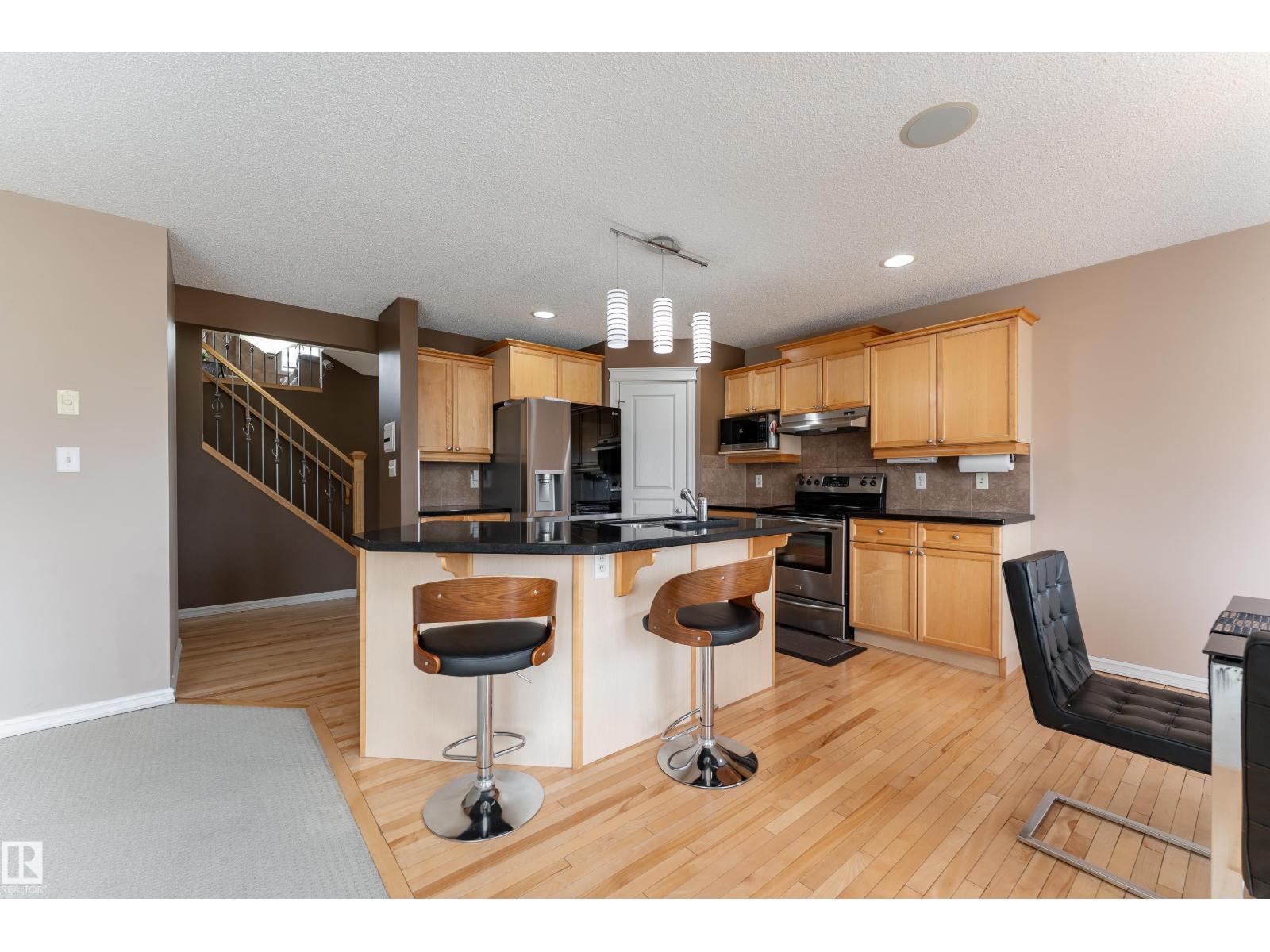 8706 175 AV NW, Edmonton