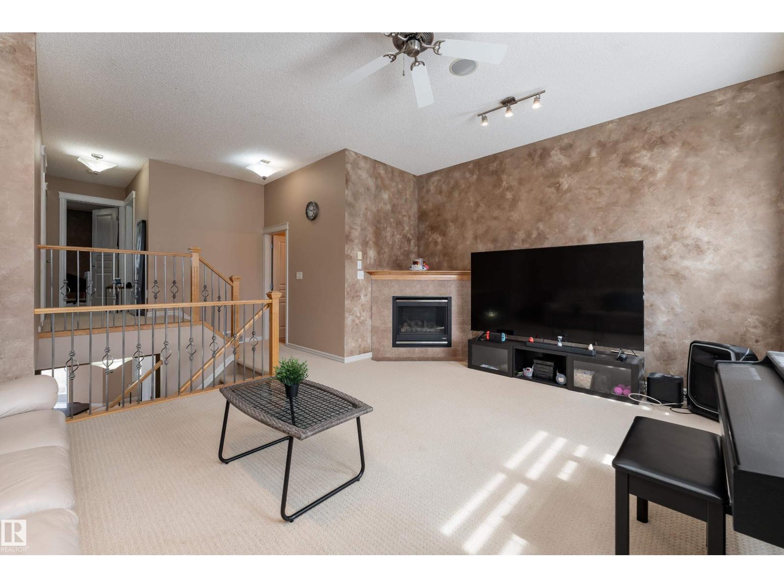 8706 175 AV NW, Edmonton