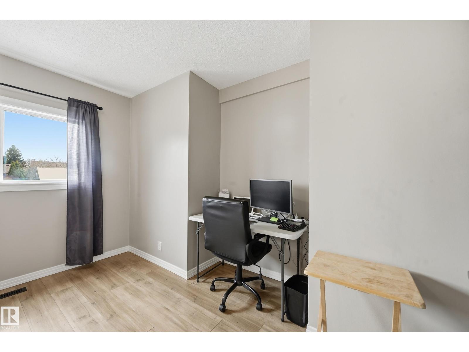 1729 65 ST NW, Edmonton