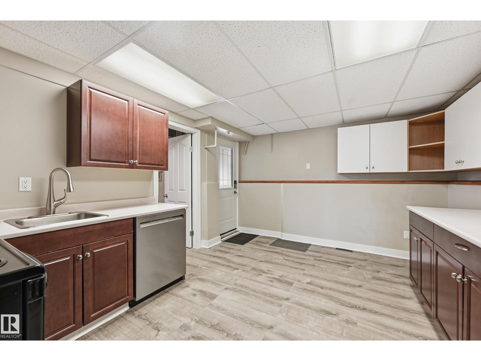 1729 65 ST NW, Edmonton