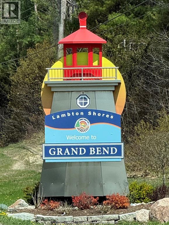 29 ELMWOOD AVENUE, Grand Bend, Ontario, N0M1T0 — Photo 3