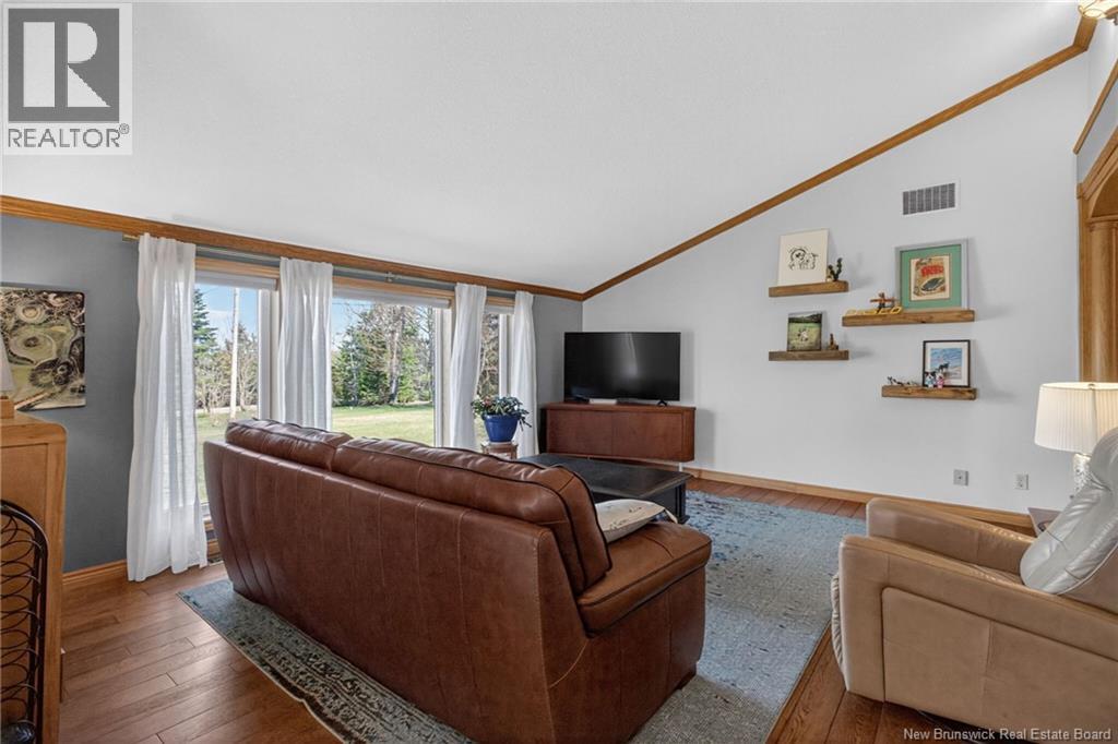 915 Dawson - 6