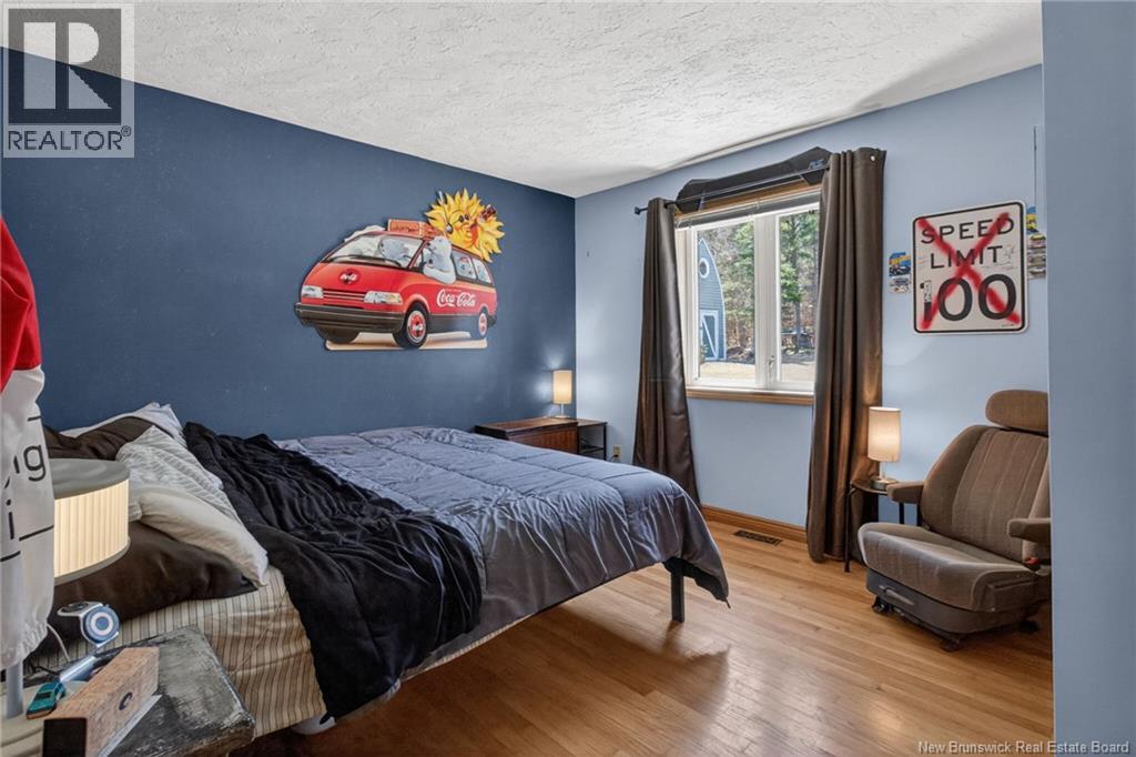915 Dawson - 15