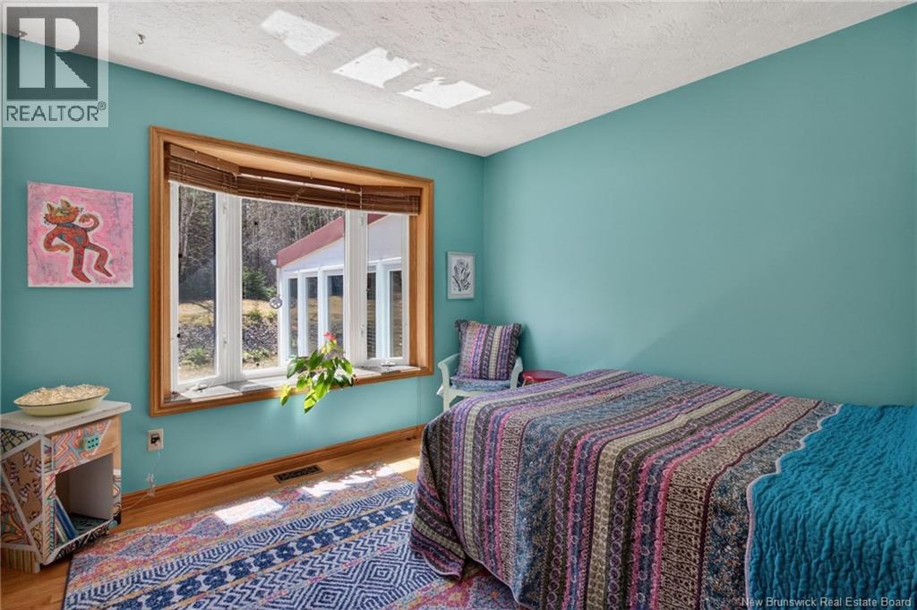 915 Dawson - 13