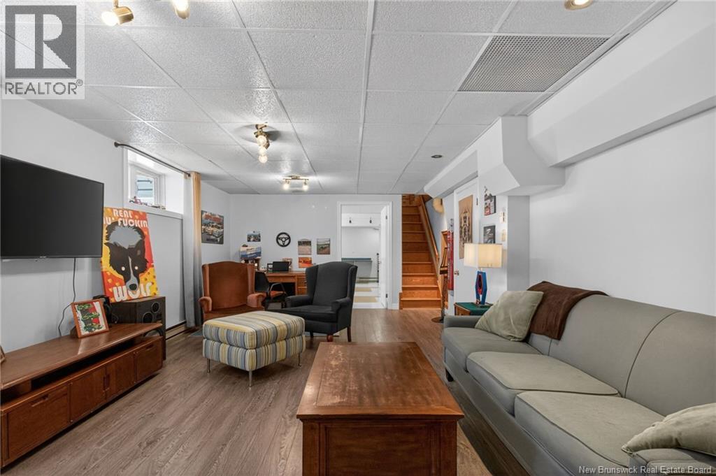 915 Dawson - 40