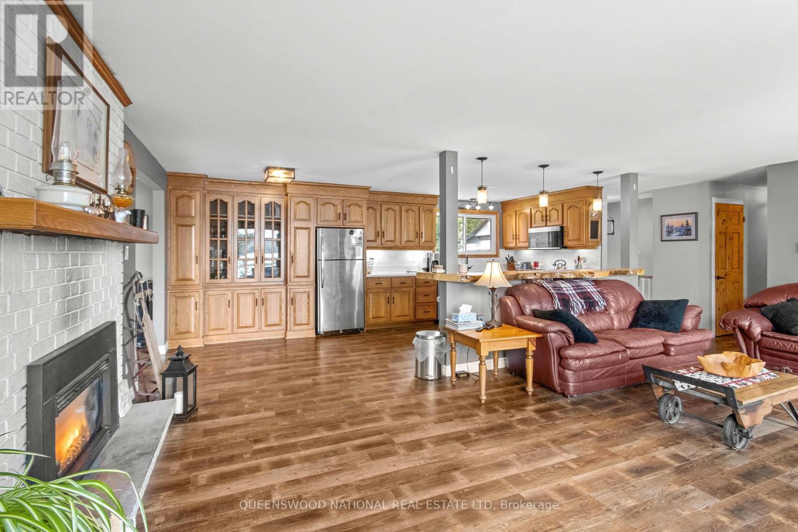 272 WILTOM DRIVE - 10