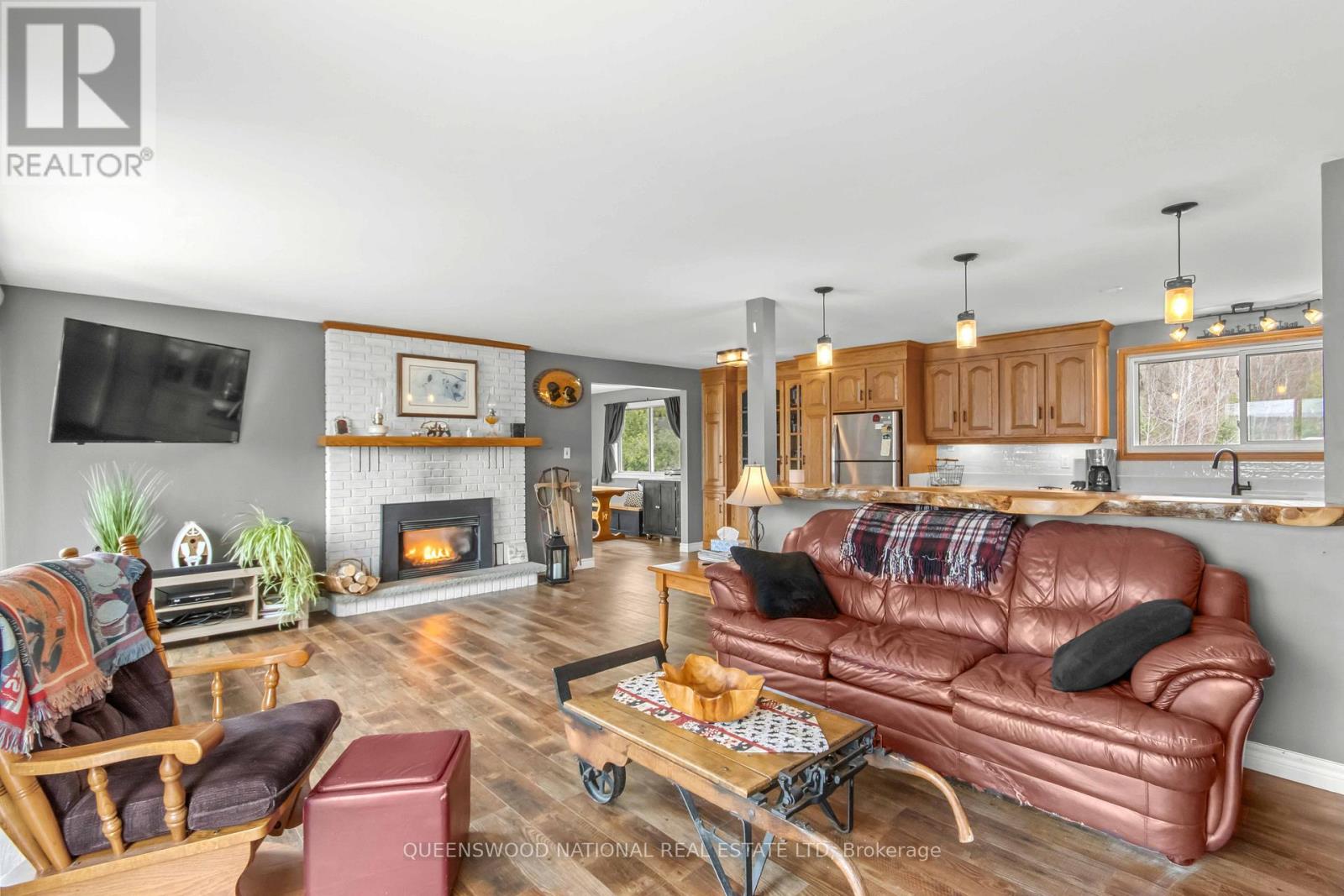 272 WILTOM DRIVE - 12