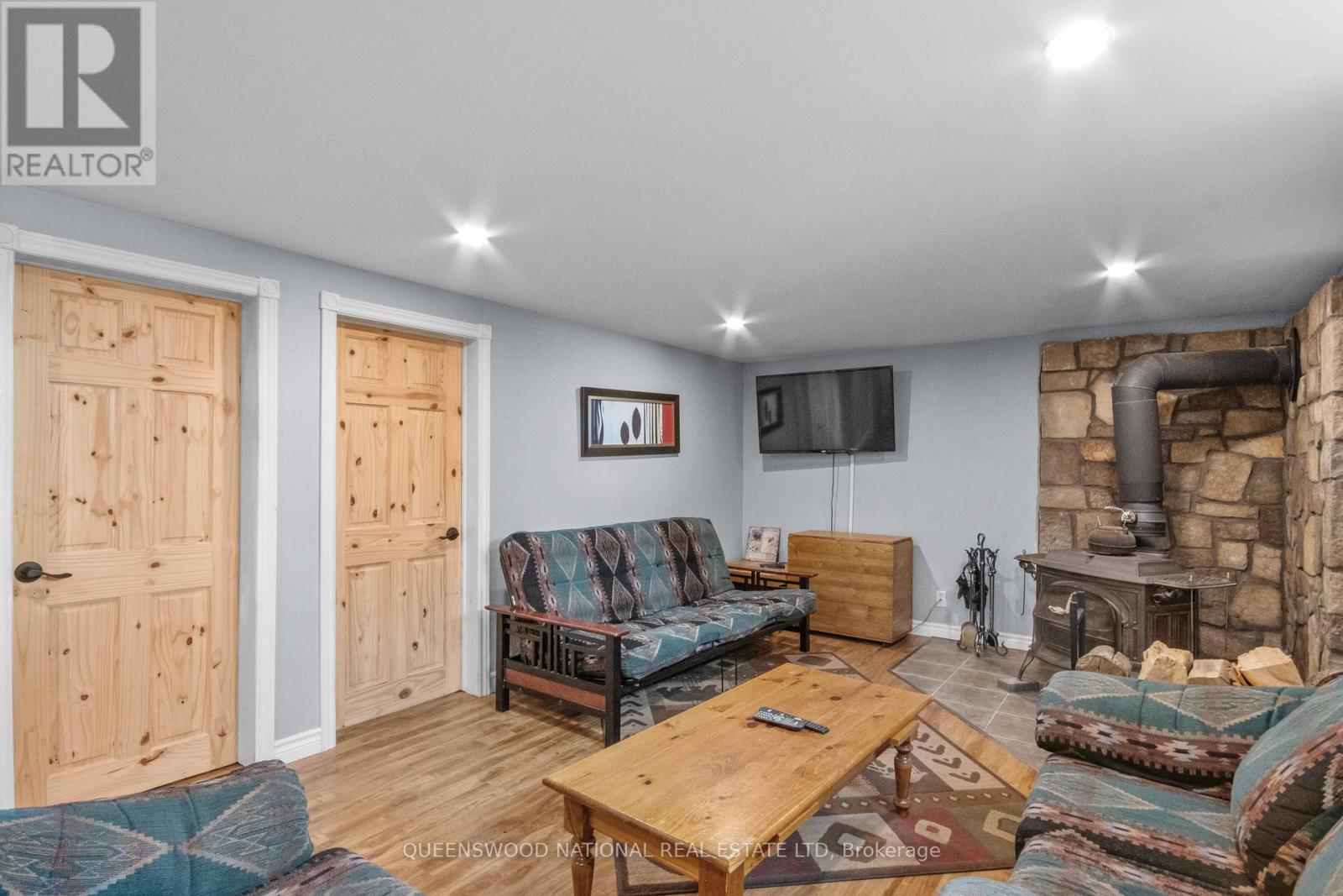 272 WILTOM DRIVE - 27