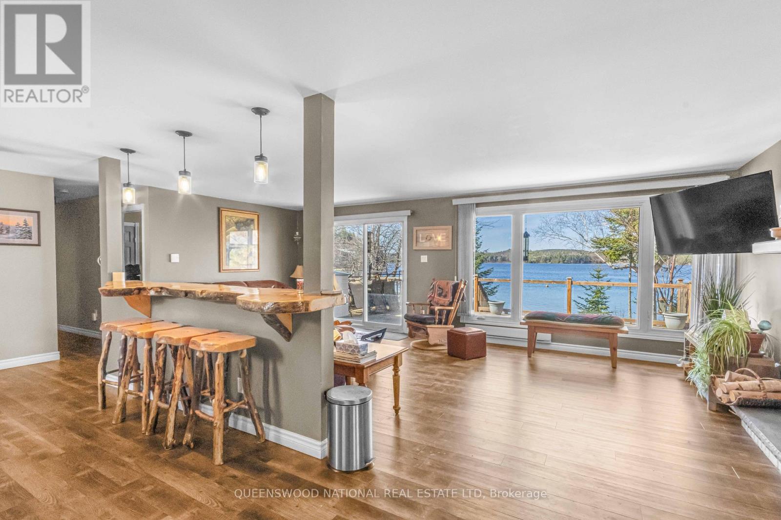 272 WILTOM DRIVE - 6