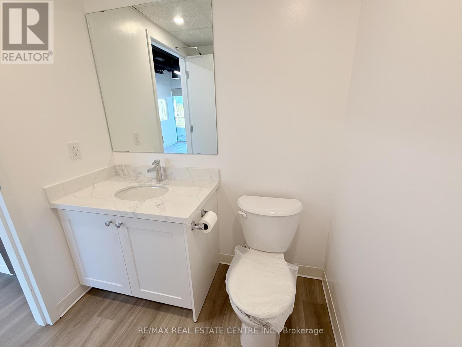 16 – 587 HANLON CREEK BOULEVARD