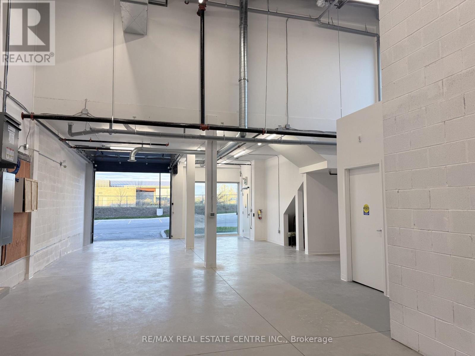 16 – 587 HANLON CREEK BOULEVARD