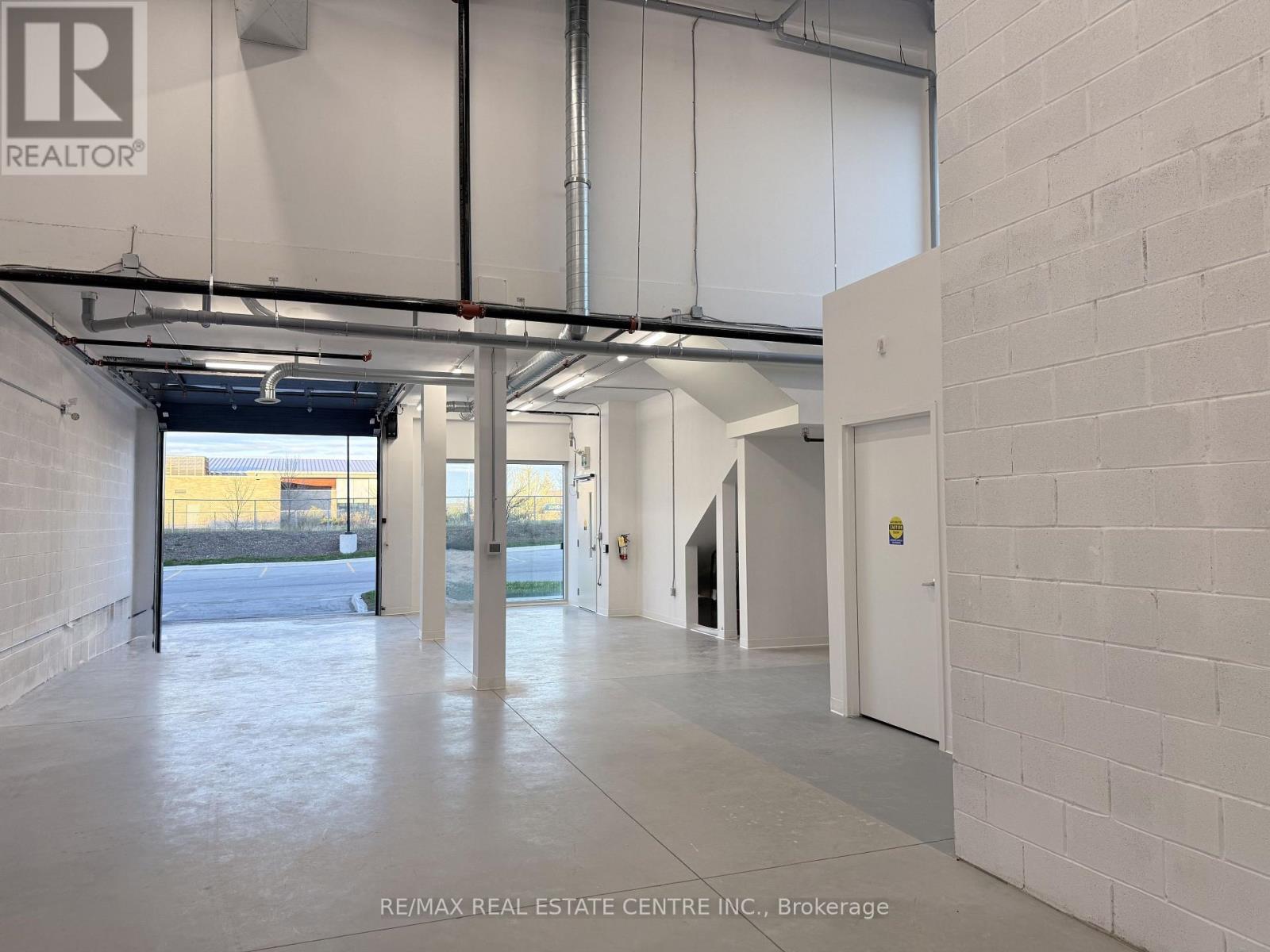 16 – 587 HANLON CREEK BOULEVARD