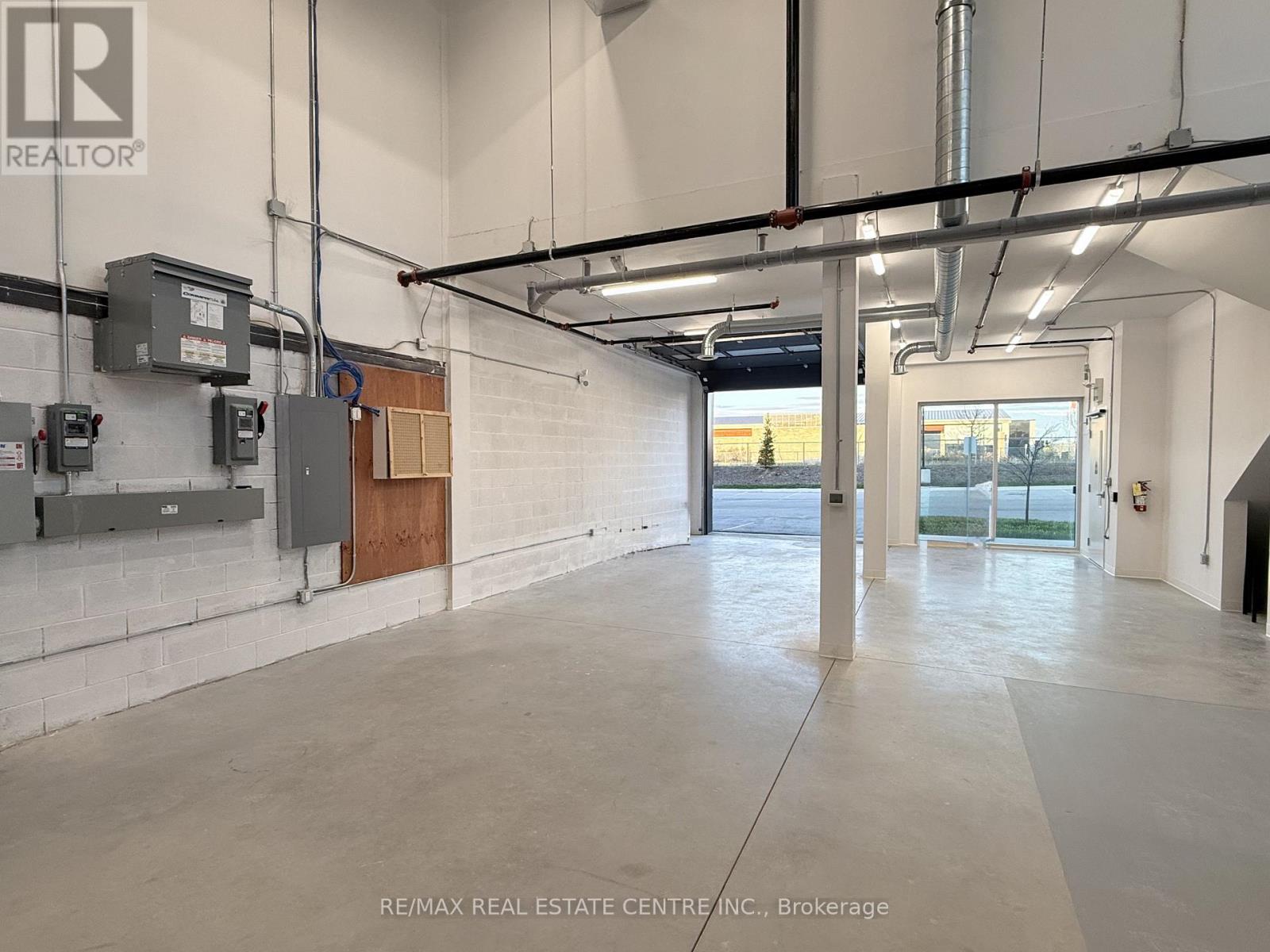 16 – 587 HANLON CREEK BOULEVARD
