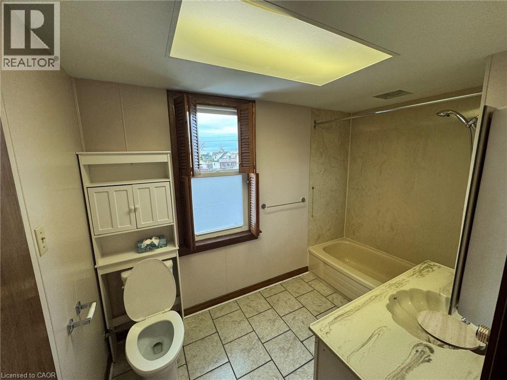 17 LYONS Avenue Unit# 3, Welland, Ontario, L3B1L8 — Photo 7