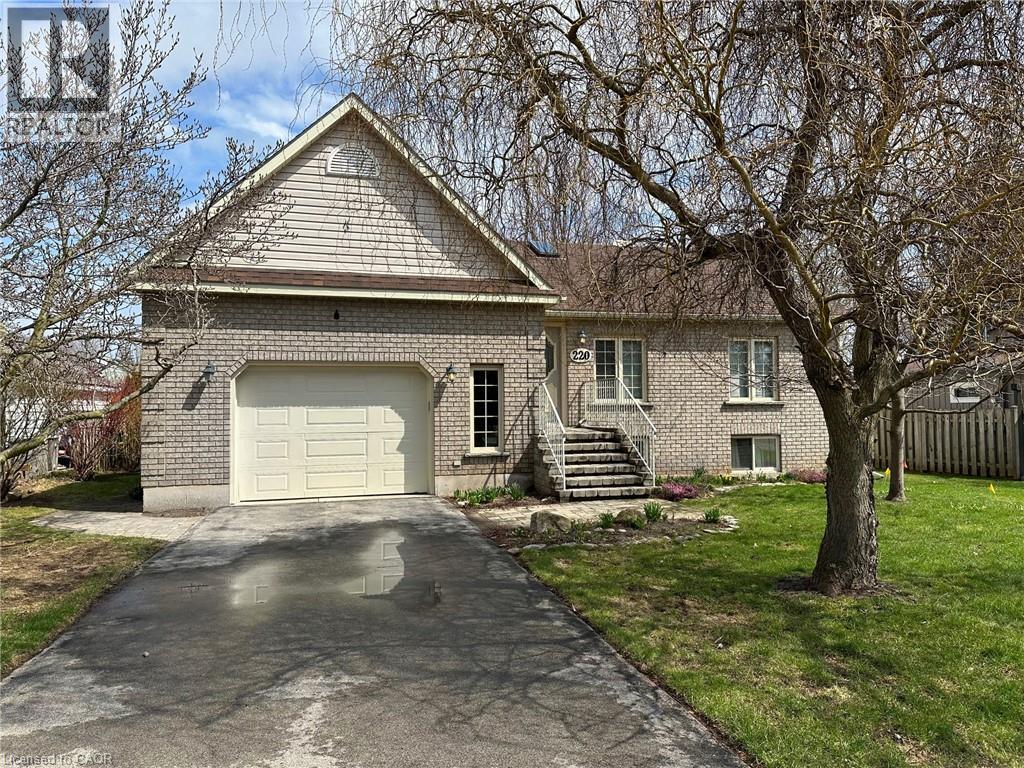 220 REGENT Avenue, Port Dover, Ontario, N0A1N0 — Photo 2