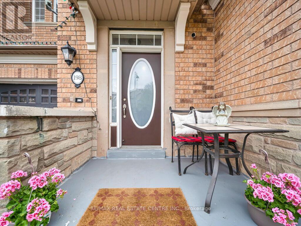 198 DUSKYWING WAY - 3