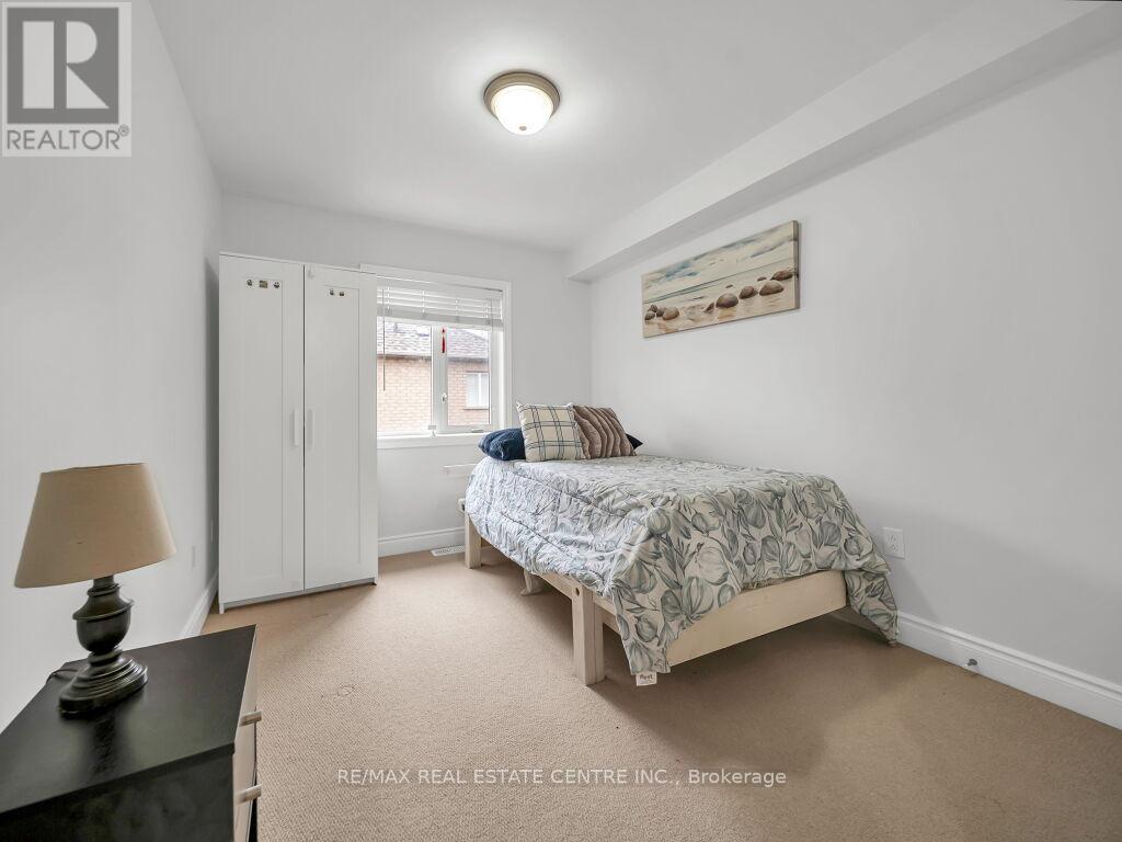 198 DUSKYWING WAY - 32
