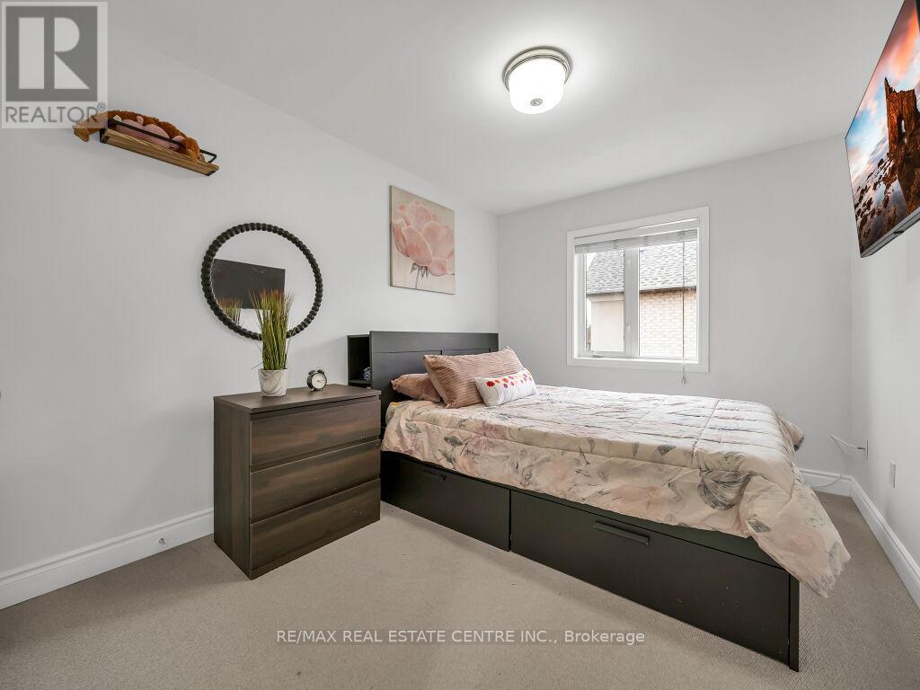 198 DUSKYWING WAY - 34