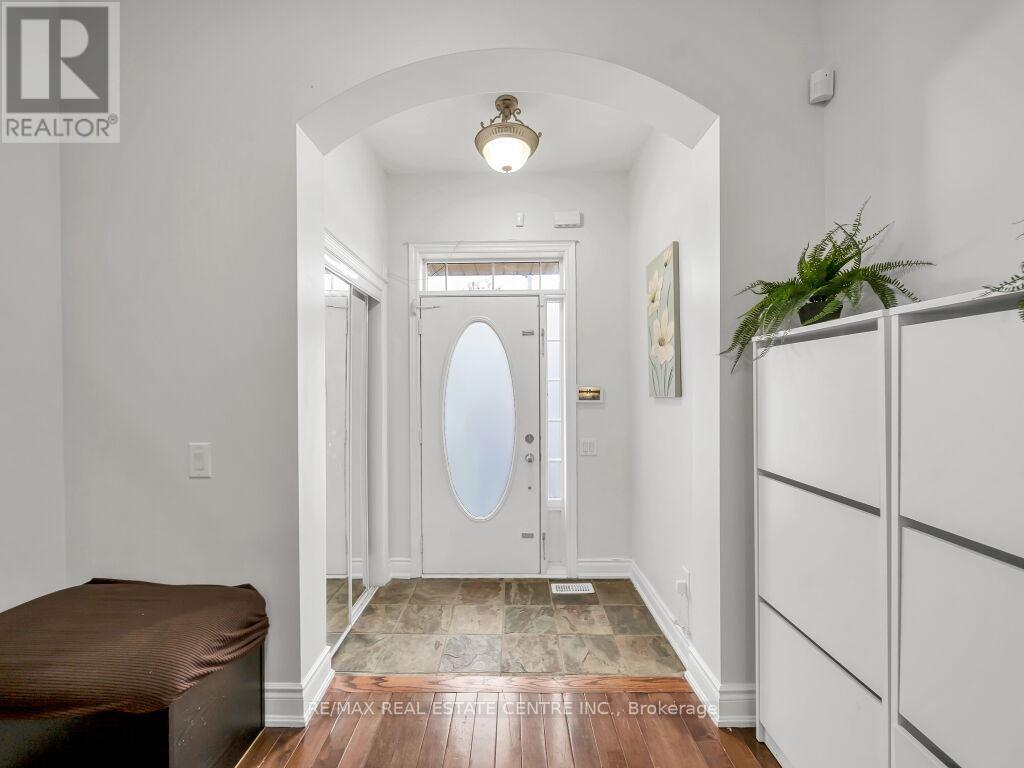 198 DUSKYWING WAY - 4