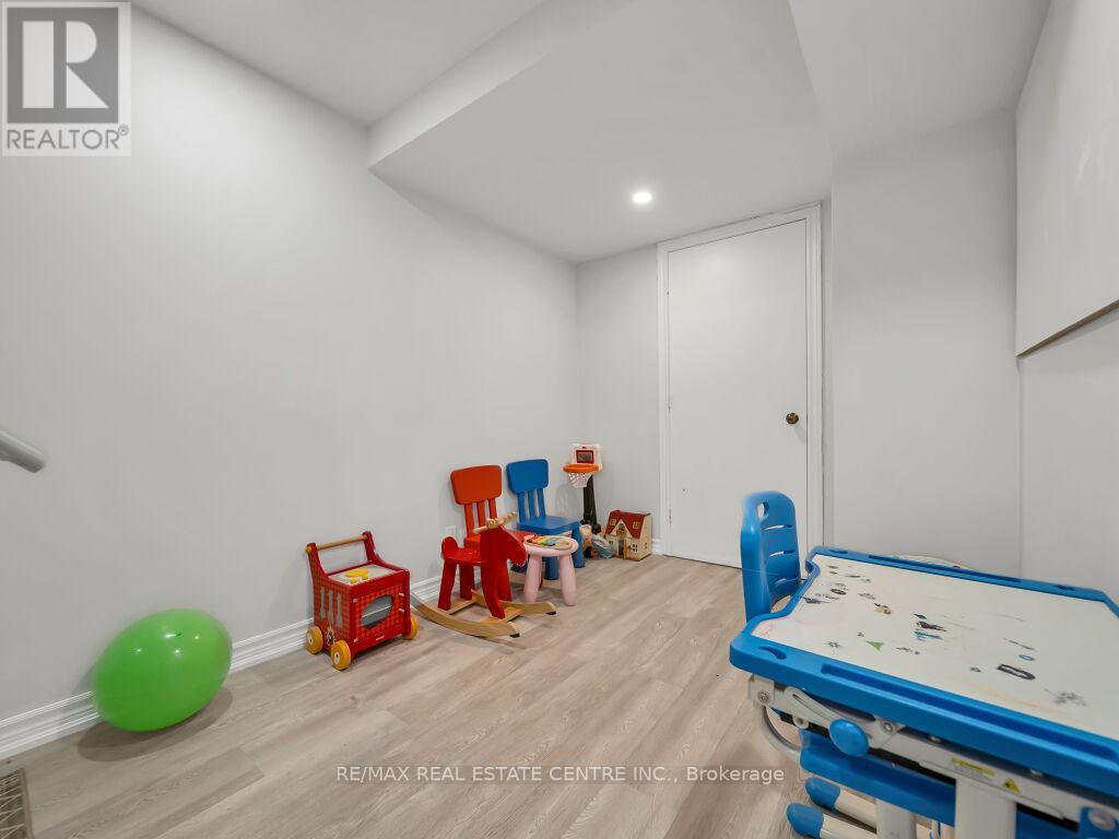 198 DUSKYWING WAY - 41