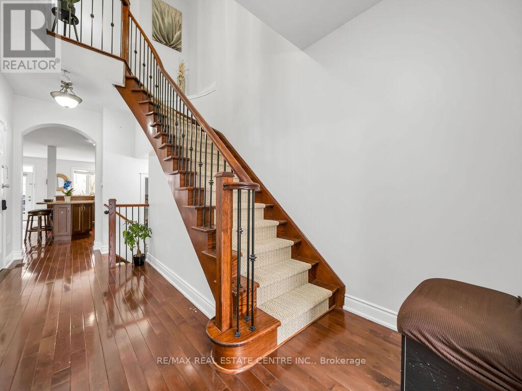 198 DUSKYWING WAY - 6