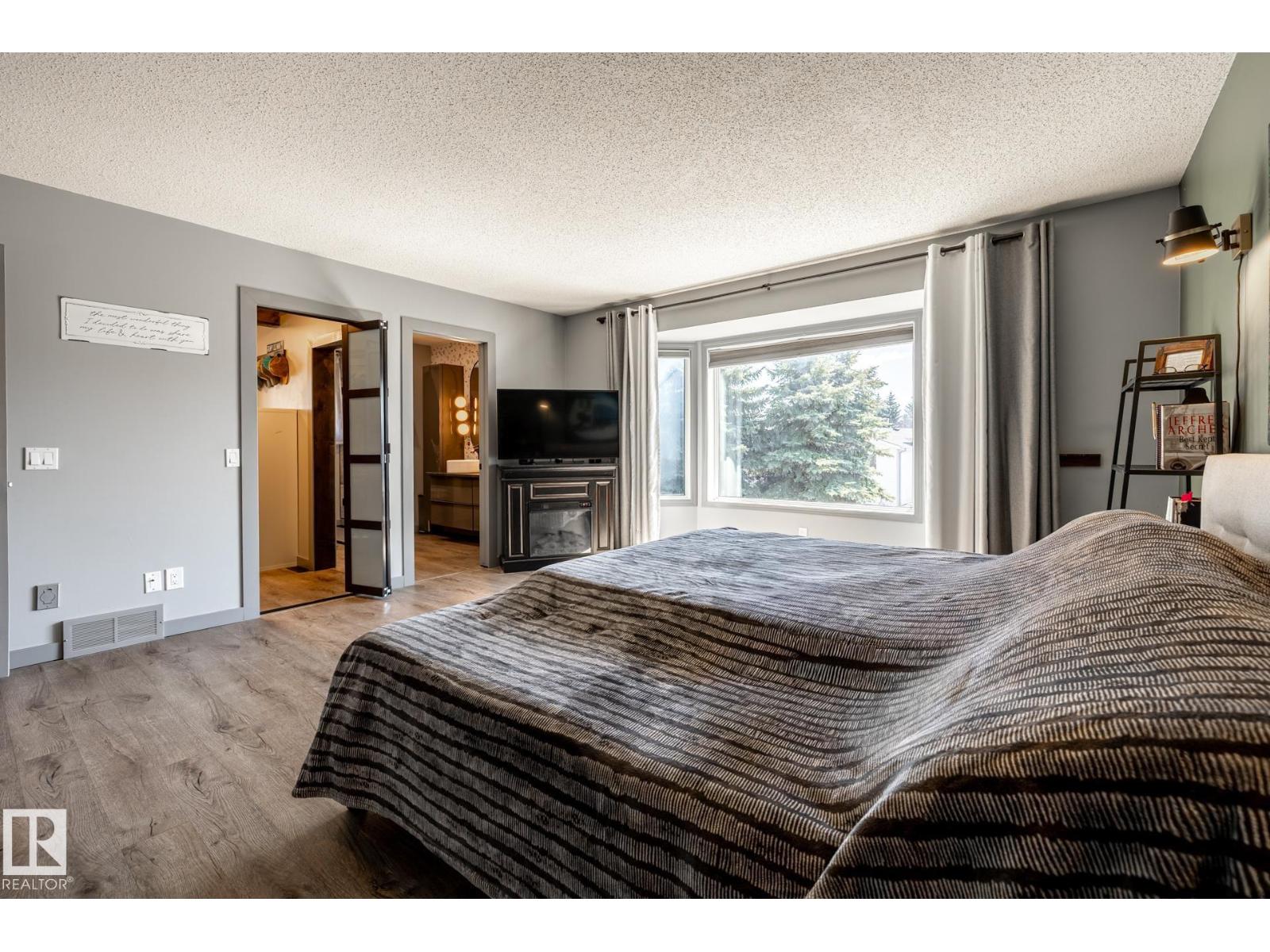 7 DOOLAN PL, St. Albert