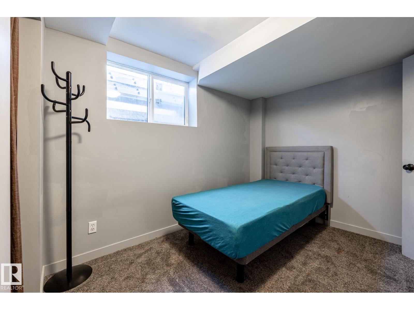 7 DOOLAN PL, St. Albert