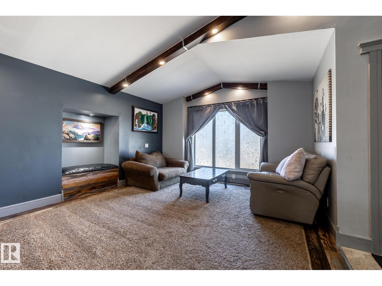 7 DOOLAN PL, St. Albert