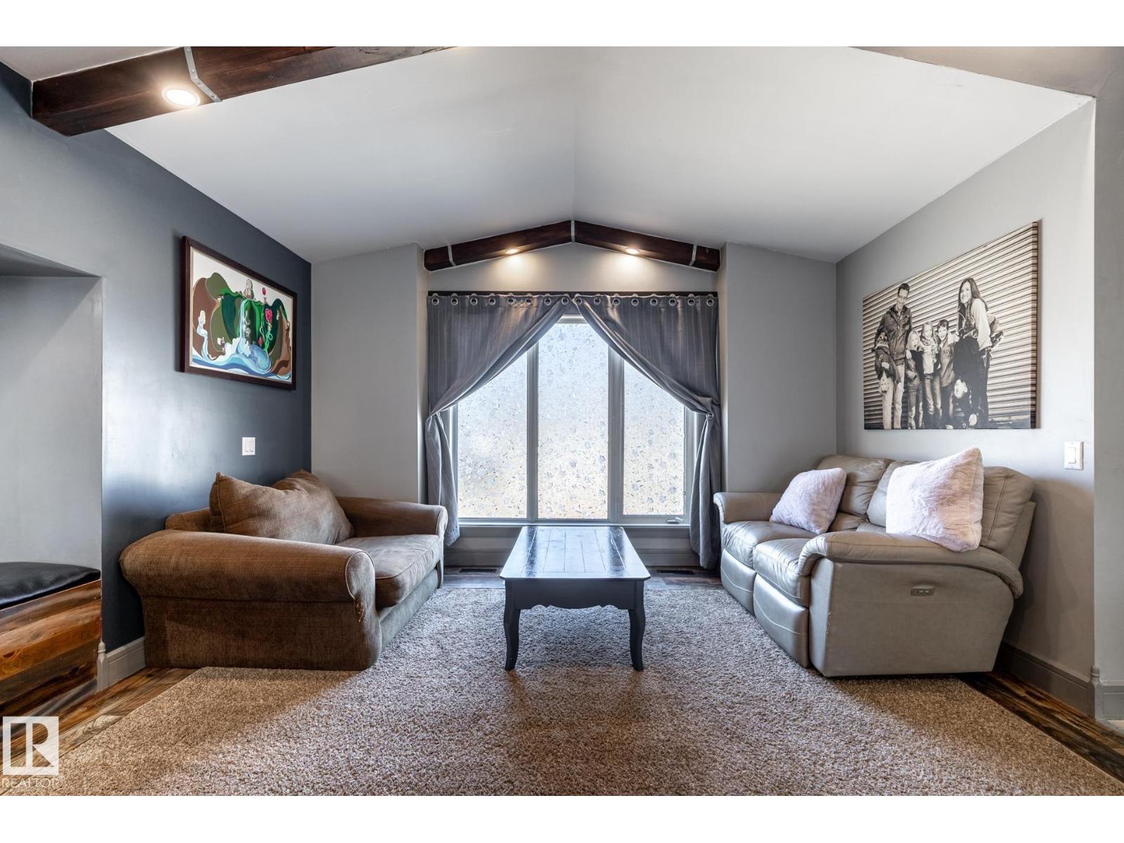 7 DOOLAN PL, St. Albert