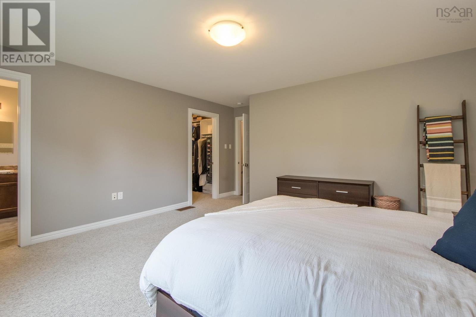 Property 21 of 42 of 30 Avebury Court
