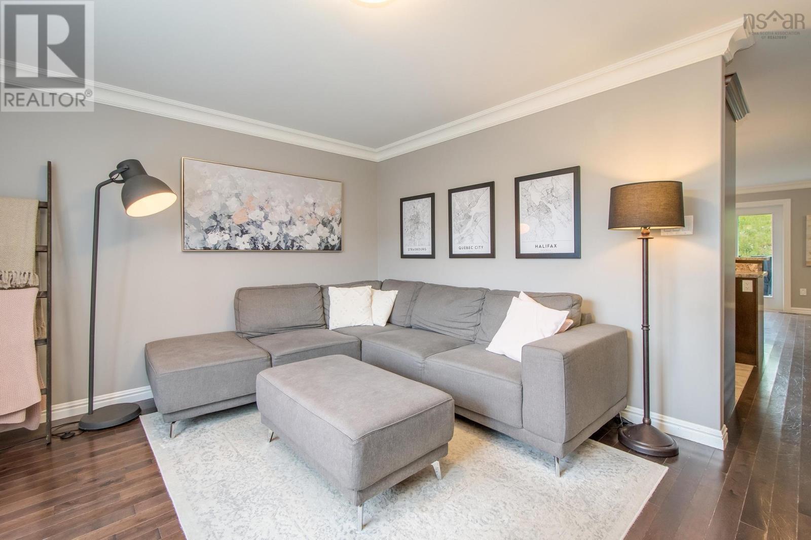 Property 5 of 42 of 30 Avebury Court