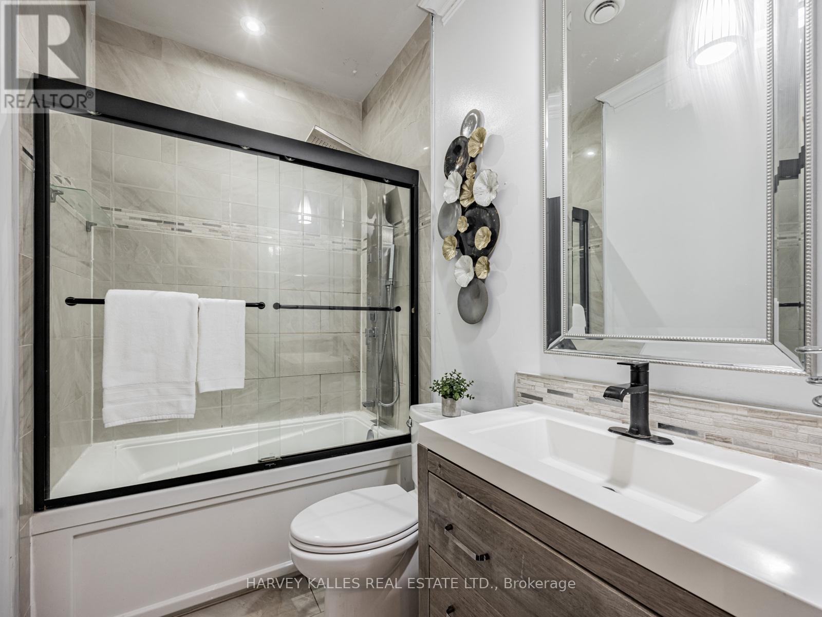 #126 2351 KENNEDY ROAD - 14