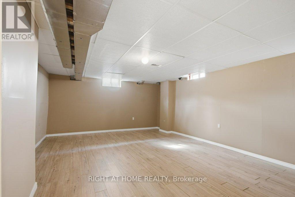 833 LESLIE STREET - 25