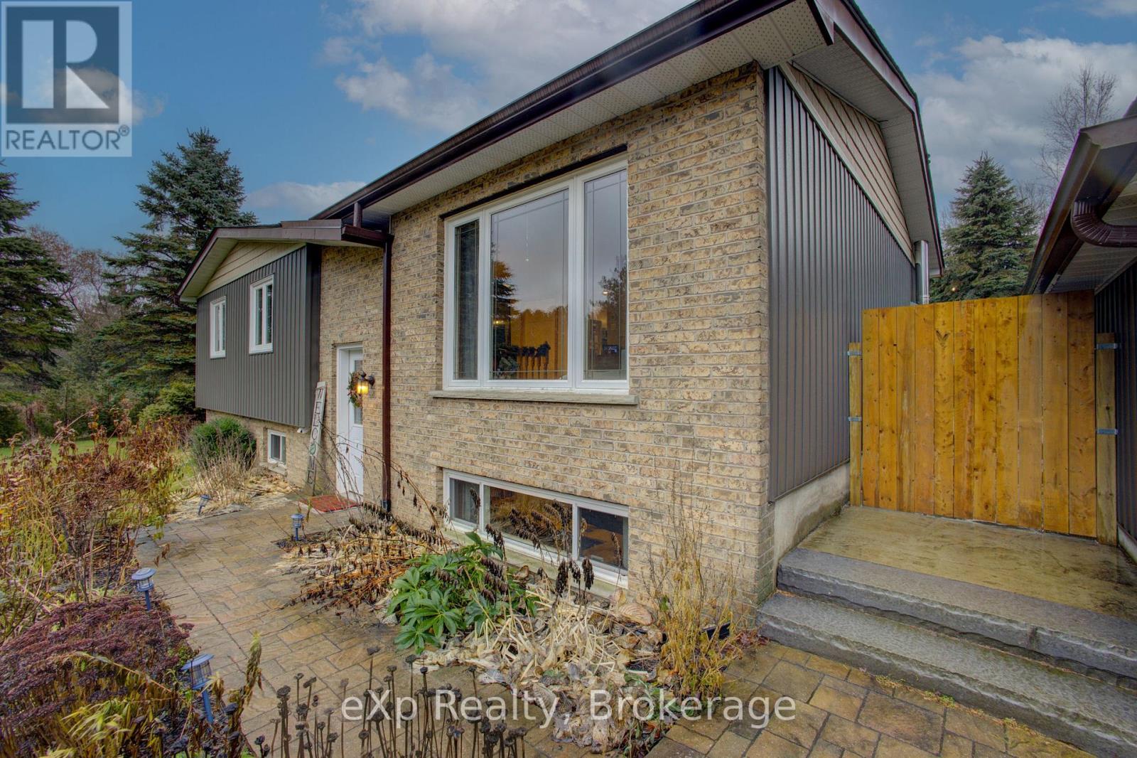 230 SAUGEEN STREET - 7