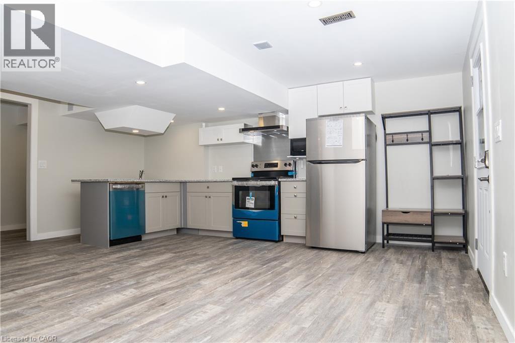 43 FLEMING Crescent Unit# Lower, Caledonia, Ontario, N3W0C3 — Photo 2