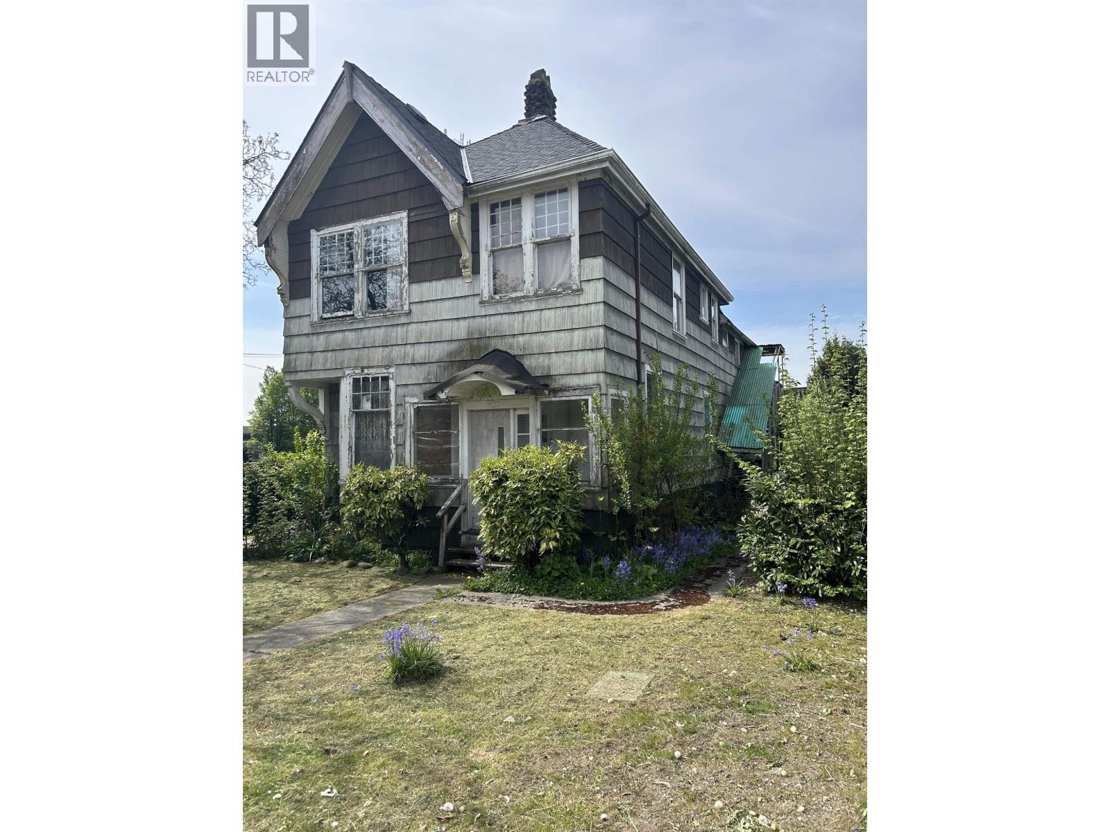 422 EIGHTH STREET, New Westminster