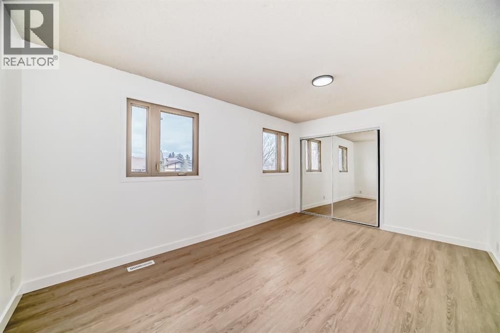 4327 38 Street NE — photo 19