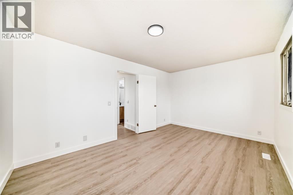 4327 38 Street NE — photo 21