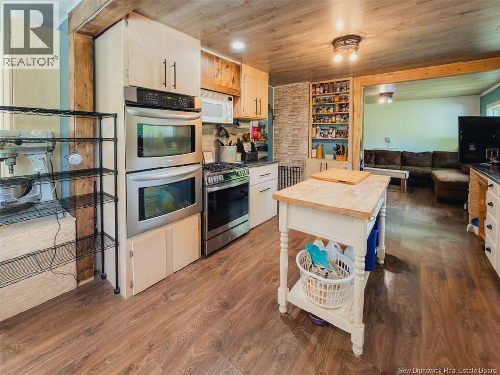 10107 Route 105 - 29