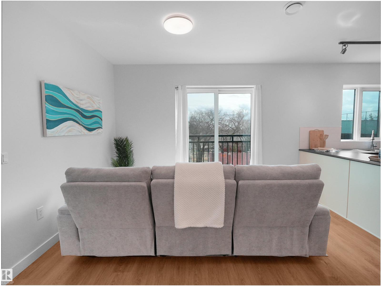 #403 10115 88 AV NW, Edmonton