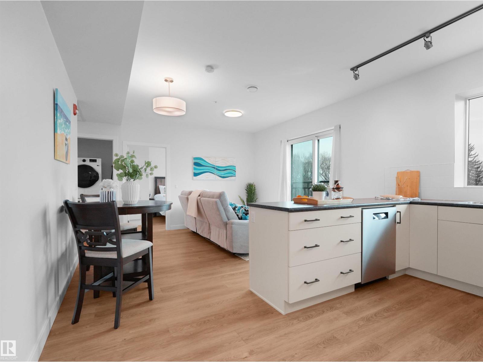 #403 10115 88 AV NW, Edmonton