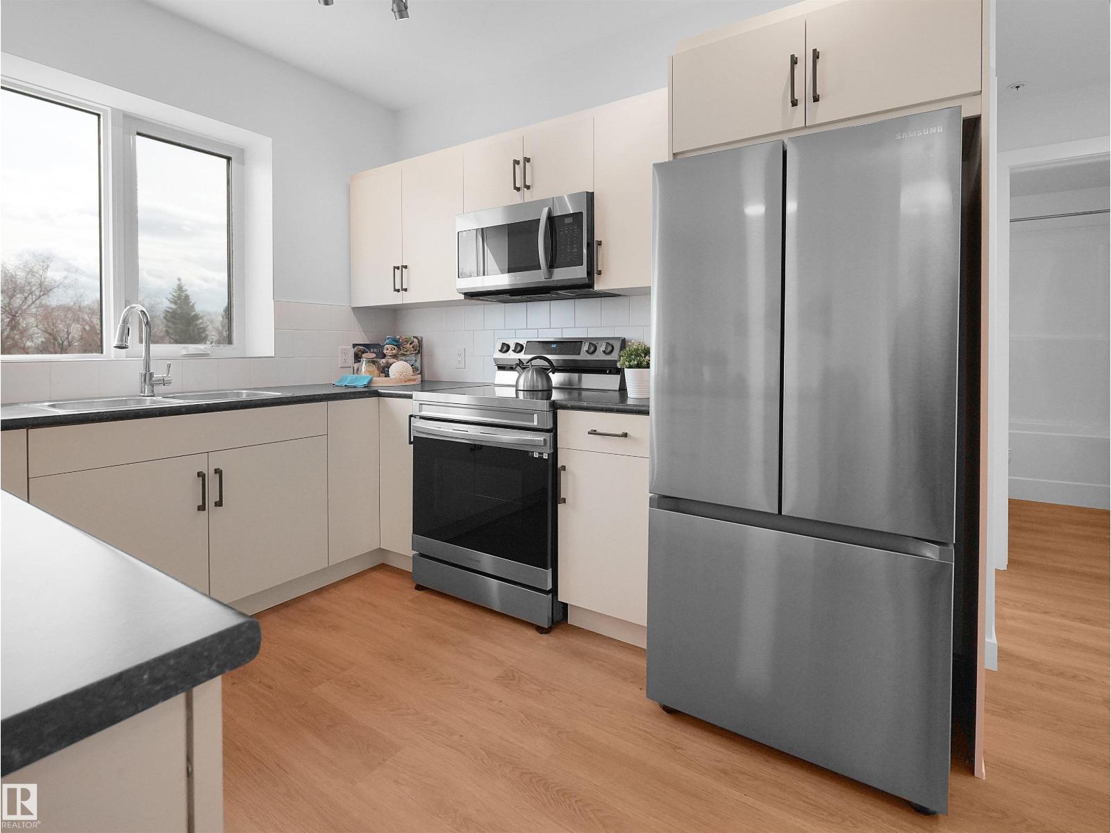 #403 10115 88 AV NW, Edmonton