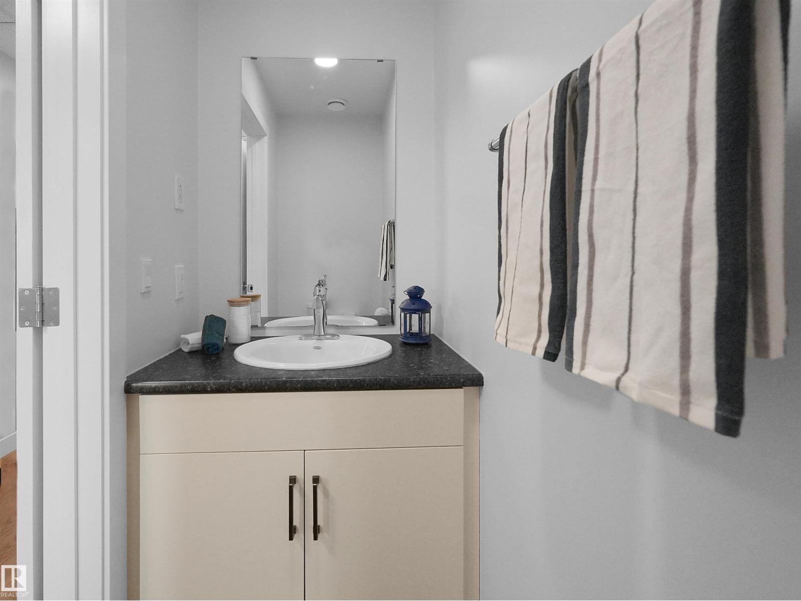 #403 10115 88 AV NW, Edmonton