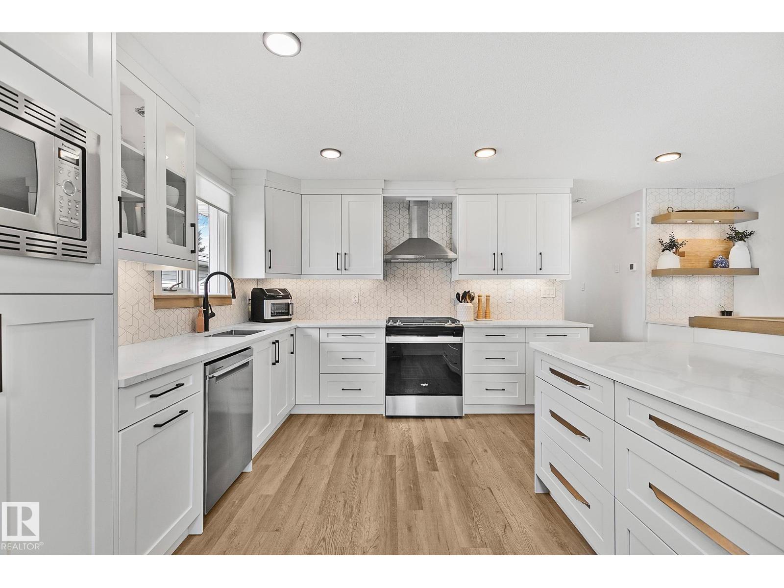 15011 77 AV NW, Edmonton