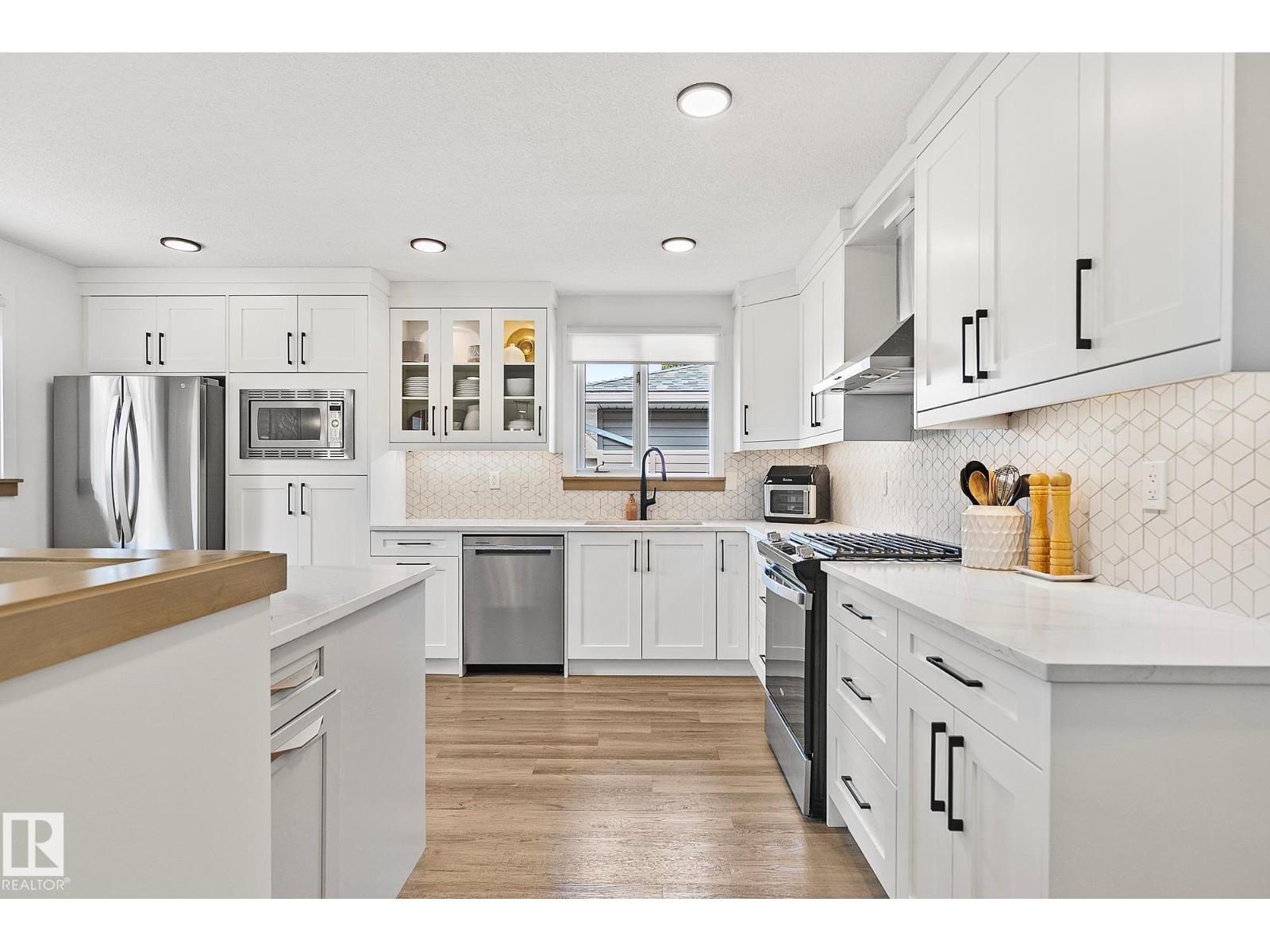 15011 77 AV NW, Edmonton
